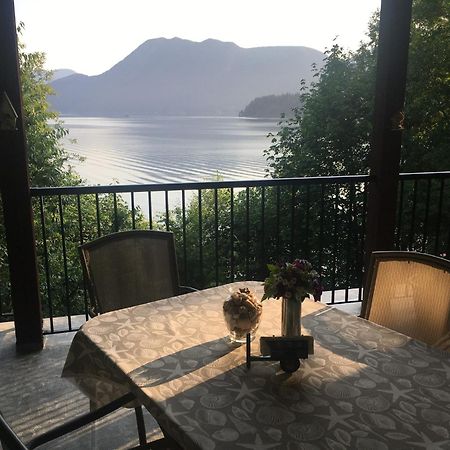 Shoreside Private Room Sechelt Exterior foto