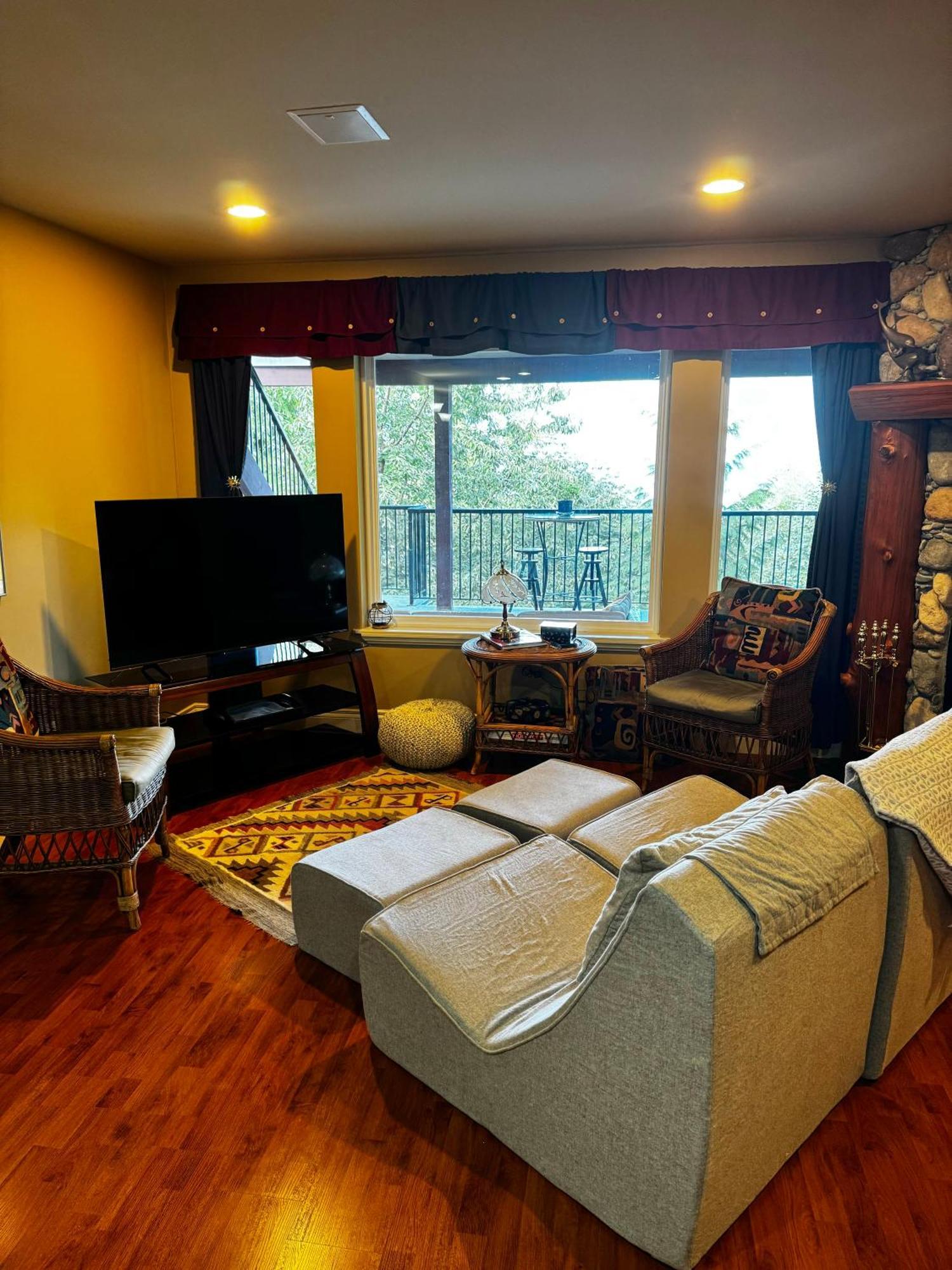 Shoreside Private Room Sechelt Exterior foto
